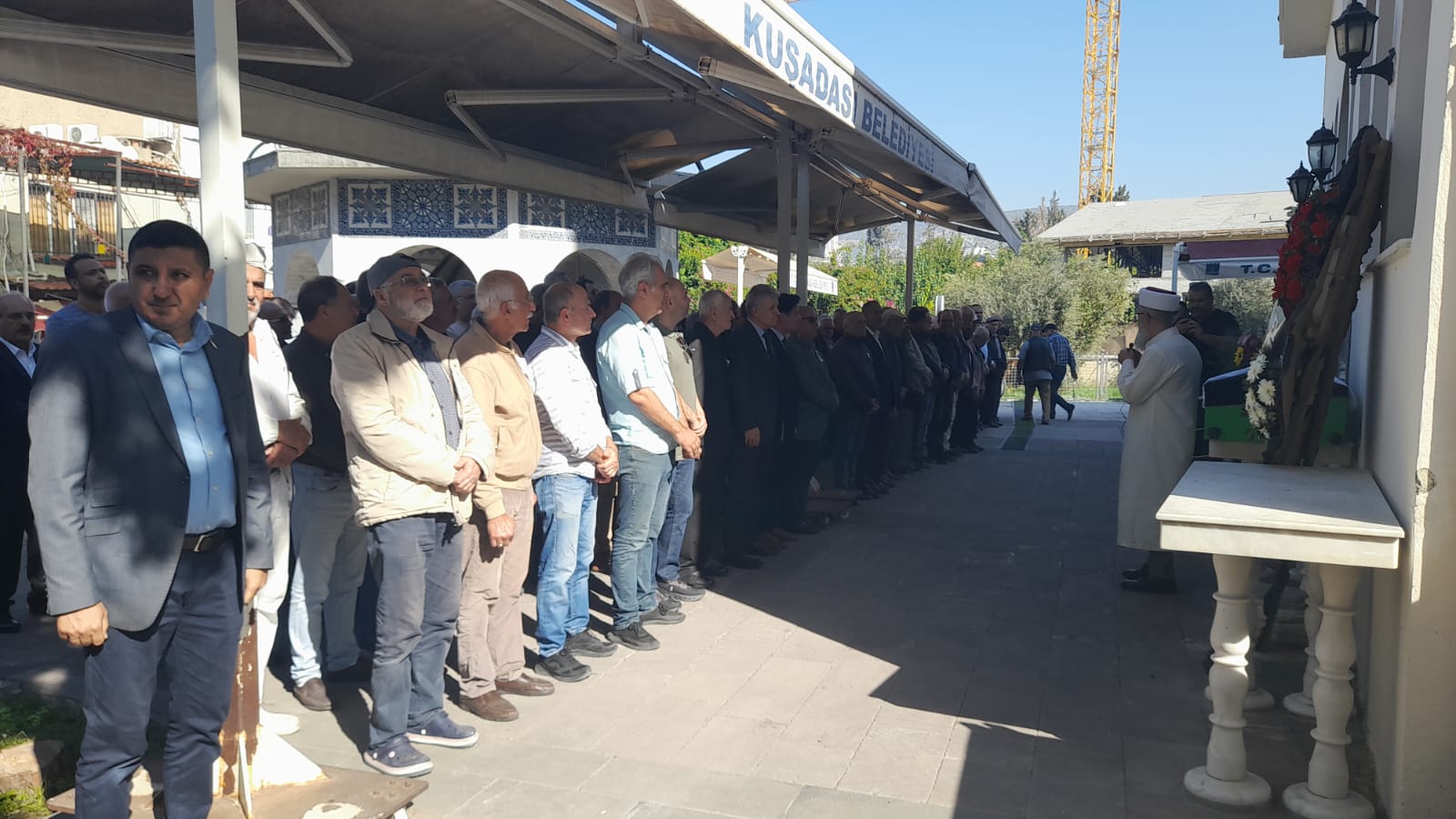 Kusadasi Dr Solmazi Son Yolculuguna Ugurladi 611580 Ff4931E1D480D390Fc0E111Ad58Db2D6