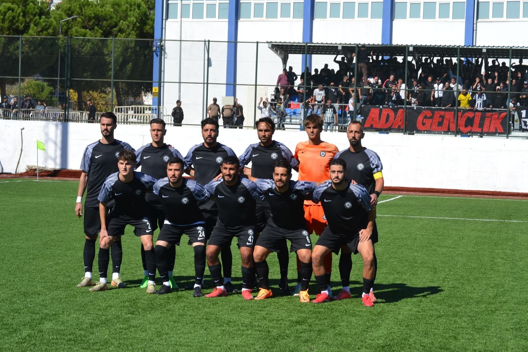 Kusadasi Ekipleri Izmir Duvarina Carpti 611992 A940C8292099A1C8968A9Aae09Ed7857