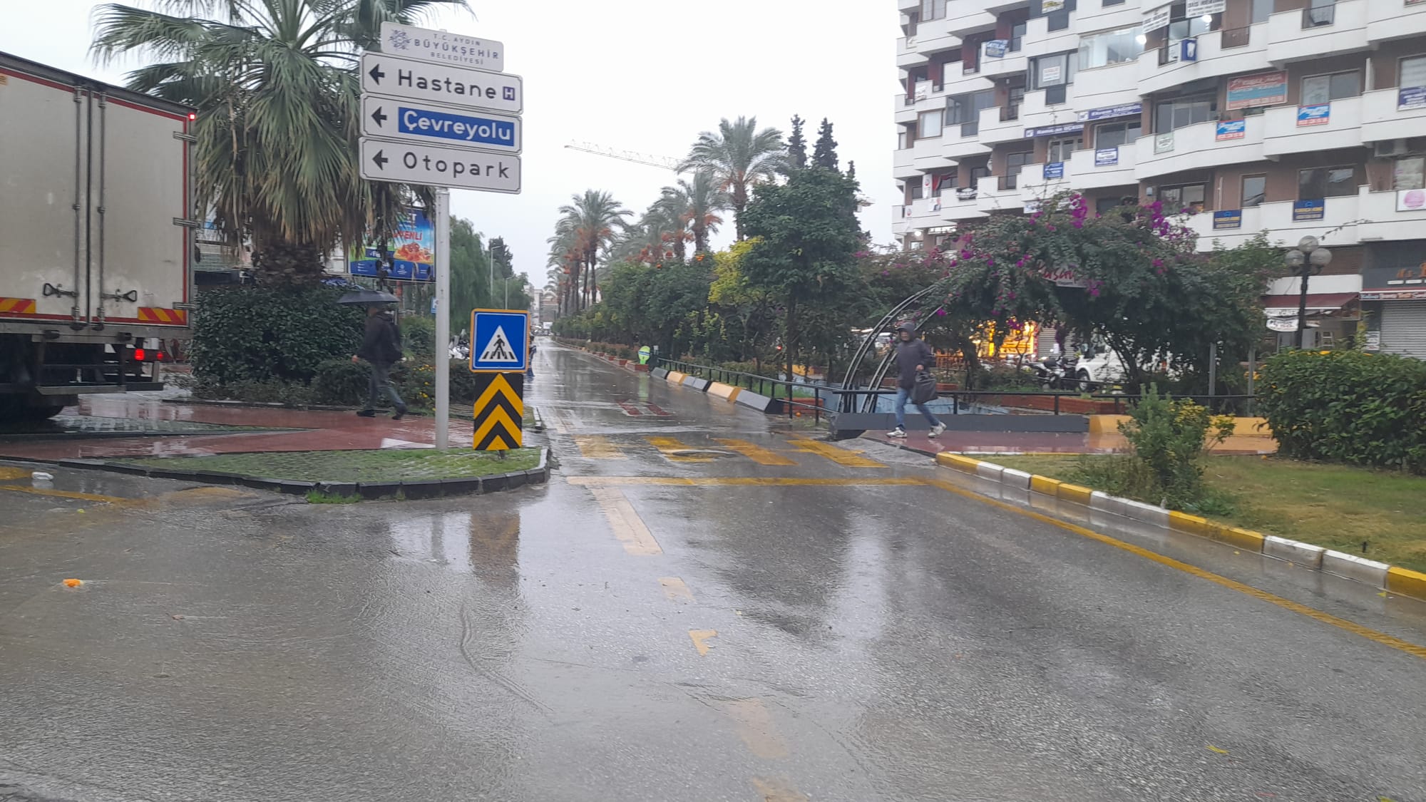 Kusadasi Gune Sagnak Yagisla Uyandi 617708 41E140947B4Dd8E73E71797252703F91