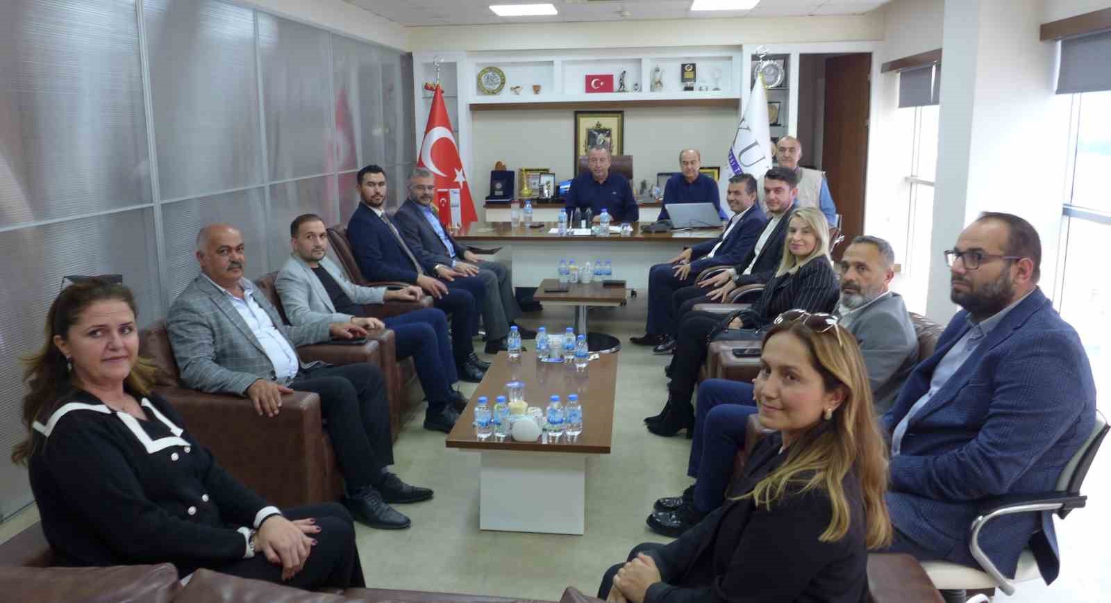 Kuto Yonetimi Kusadasi Ve Turizm Bolgelerinin Sorunlarini Ozmene Aktardi 59B4F77769E12E2C3320Ab7266Eab1Cd