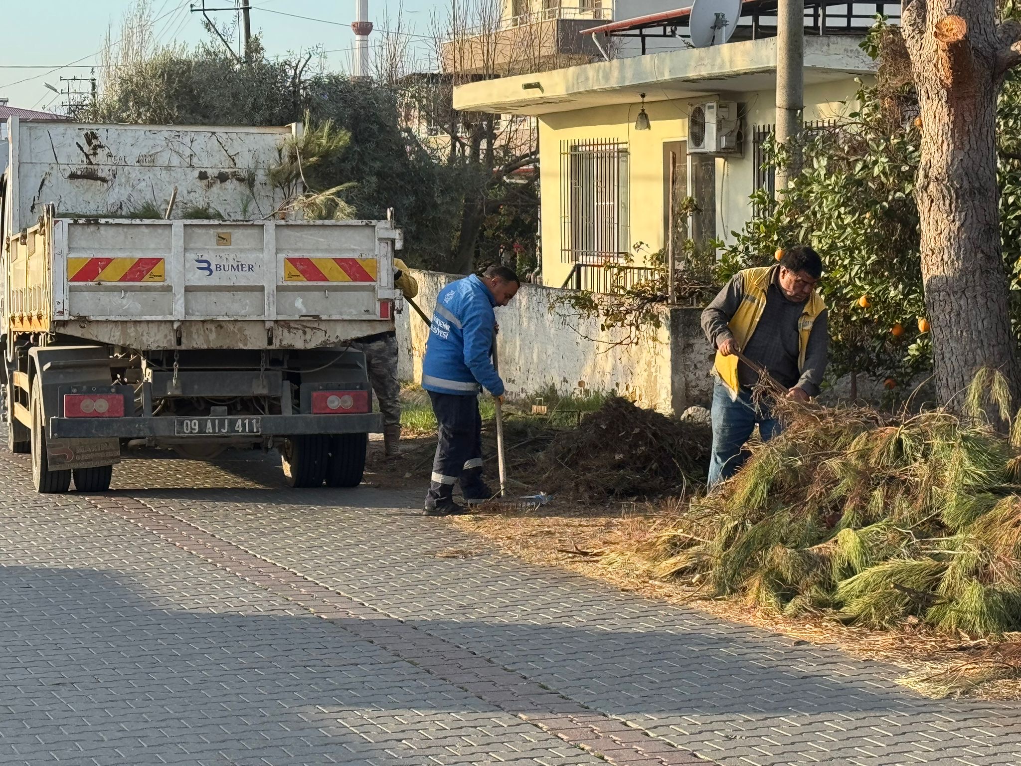 Muhtar Karakustan Baskan Cerciogluna Hizmet Tesekkuru 616978 Cb92Ae22C0834Cb5D330E00Ece694434