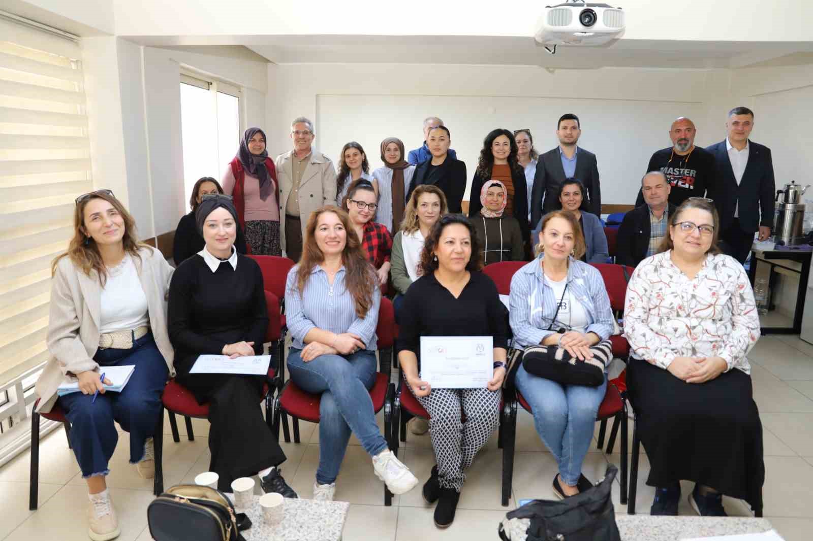 Nazilli Belediyesi Girisimci Kadinlari Desteklemeye Devam Ediyor 01C163A4393Afd49Adc3101Ff5124546