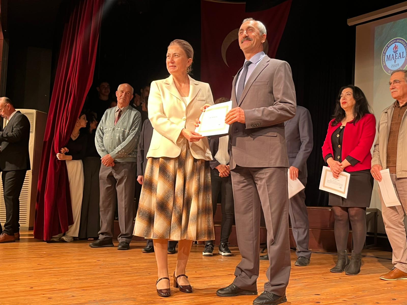 Nazillide 24 Kasim Coskusu Ogretmenler Gunu Kutlandi 616309 18C388349F2D9C20A69565Fb8615C214