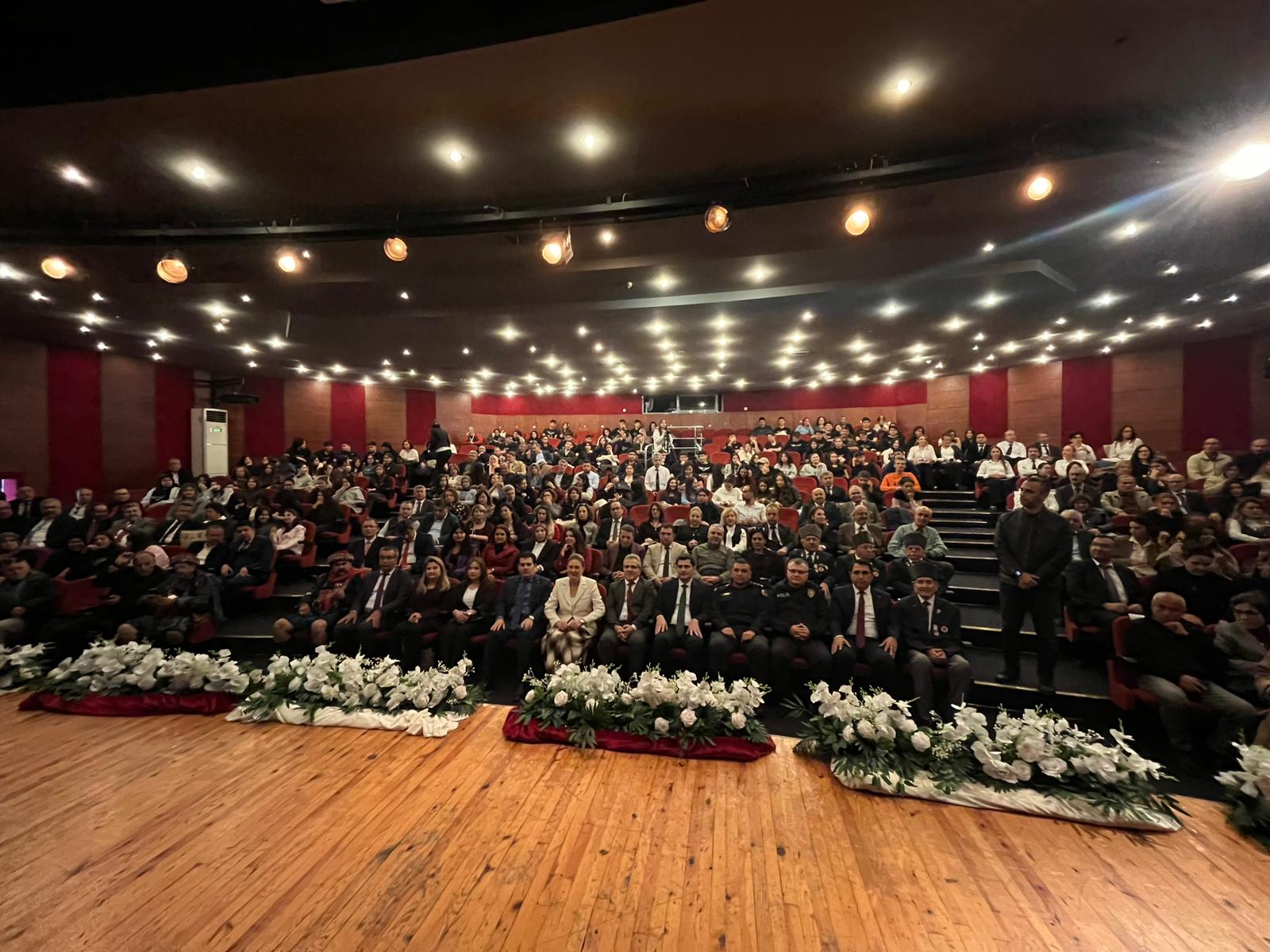 Nazillide 24 Kasim Coskusu Ogretmenler Gunu Kutlandi 616309 968F4Cb527299658Ff062Afa5Af55B04