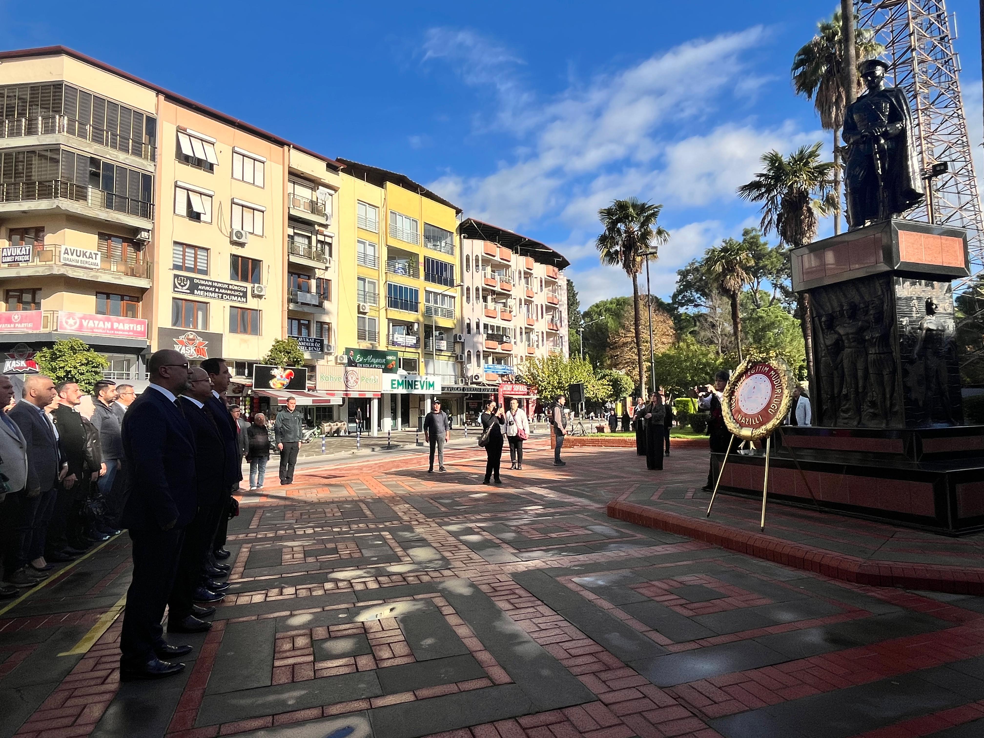 Nazillide 24 Kasim Coskusu Ogretmenler Gunu Kutlandi 616309 Debb904D6190031E5452Cb75285D6F3A