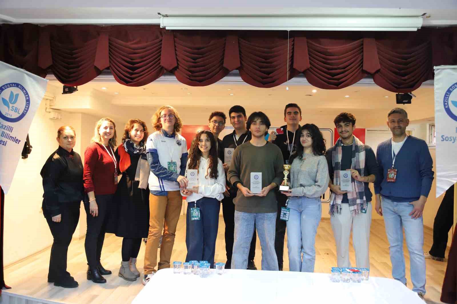 Nazillide Munazara Turnuvasina Yogun Ilgi Cc300Ae59Af9Ea0Ee9E1570Bd18293A1