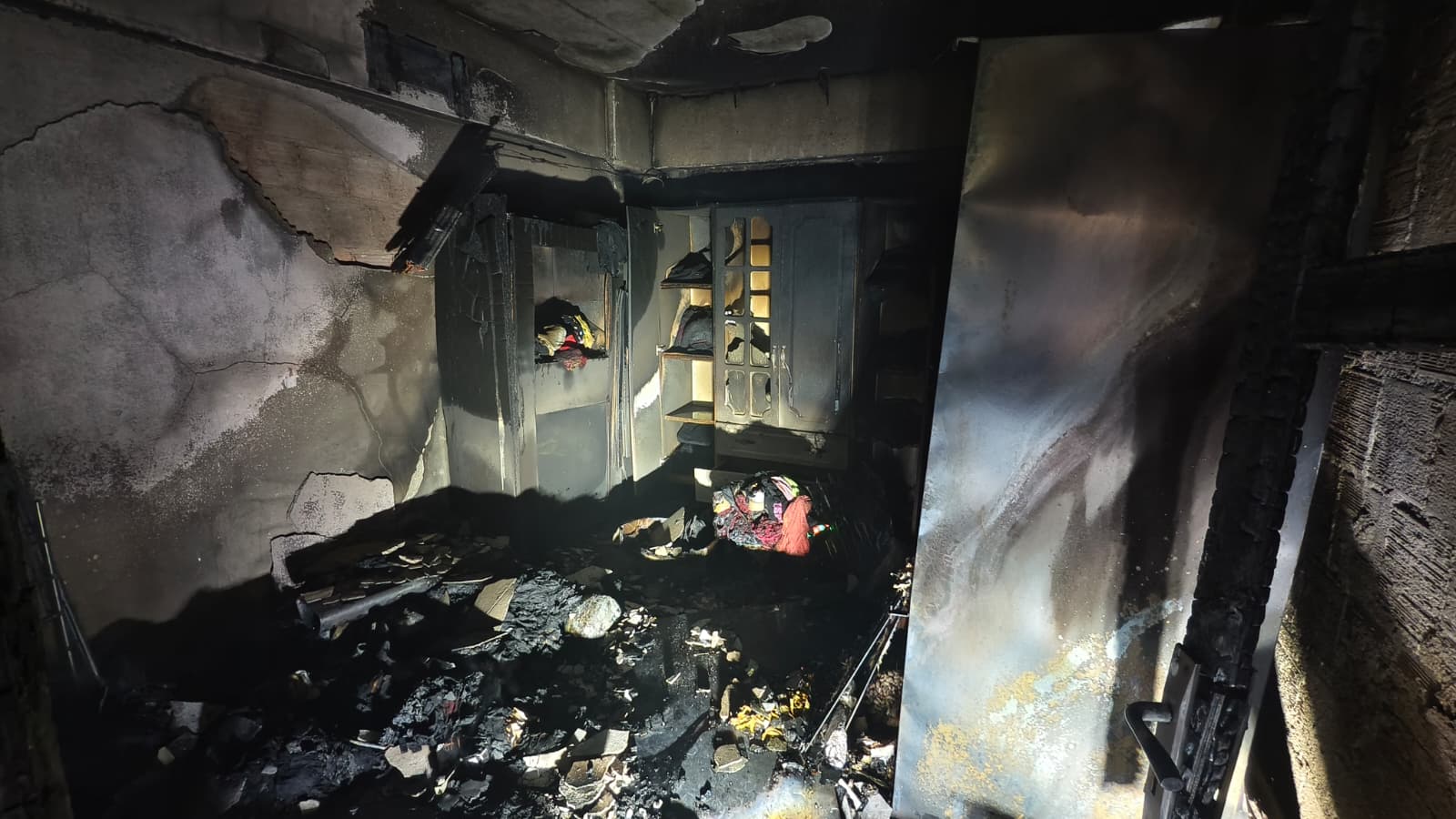 Nazillideki Yanginda Tuyler Urperten Iddia Evi Bosanma Asamasindaki Esi Mi Kundakladi 611087 A530Addb379Dff0933D7F66D675085Fd