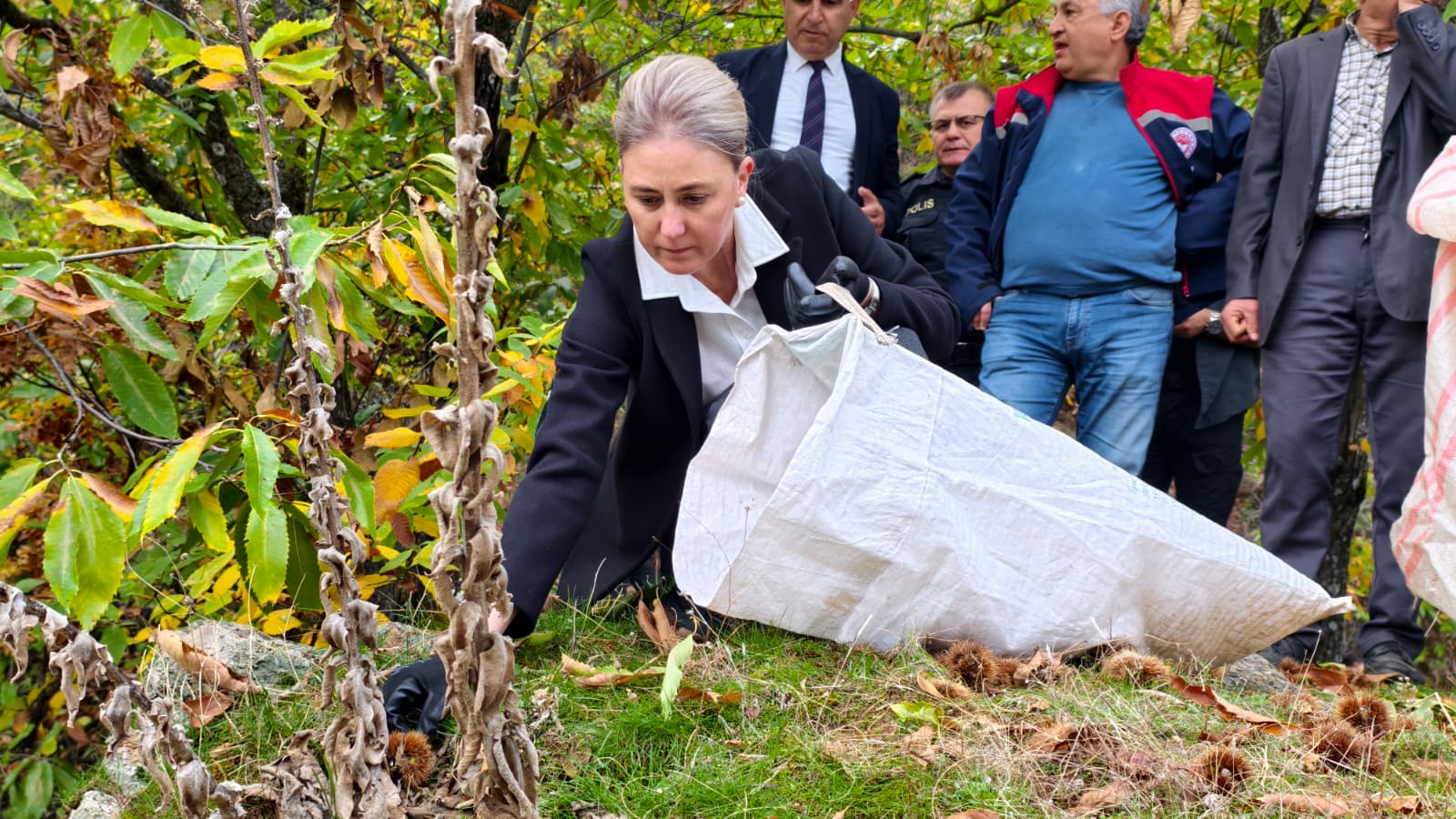 Nazillinin Kalbinde Bir Kadin Eli Kaymakam Huriye Kupeli Kan 611119 F8892A5F8E338Bc8F1C68Cc552126199