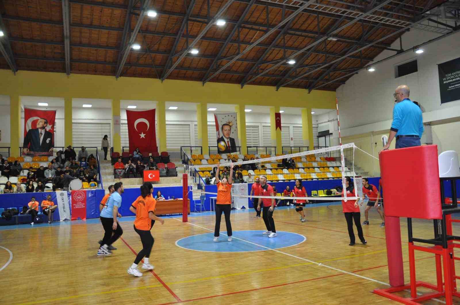 Okt Trailer Ve Aile Sosyal Hizmetler Il Mudurlugu Siddete Karsi Ikinci Kez Filede Bulustu 16E044Ed44A502381018Aaa8B7C6A6Db