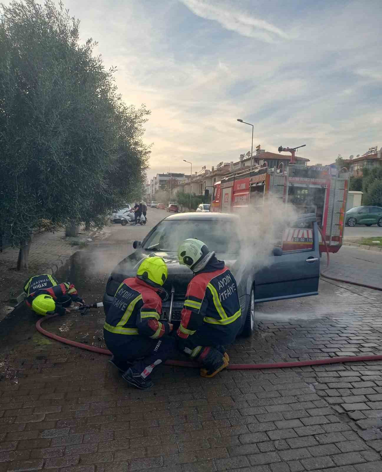 Otomobil Seyir Halindeyken Alev Aldi Cf46Be29Df586674C61828784E35Cd08