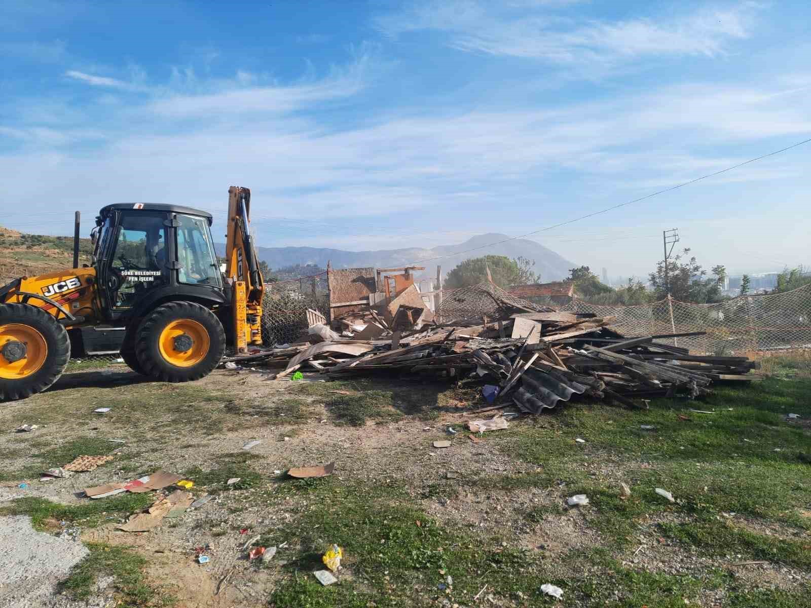 Soke Belediyesinden Kacak Keci Agillarina Mudahale Bf5905081223A40D6Bbce11E7Eb87D07