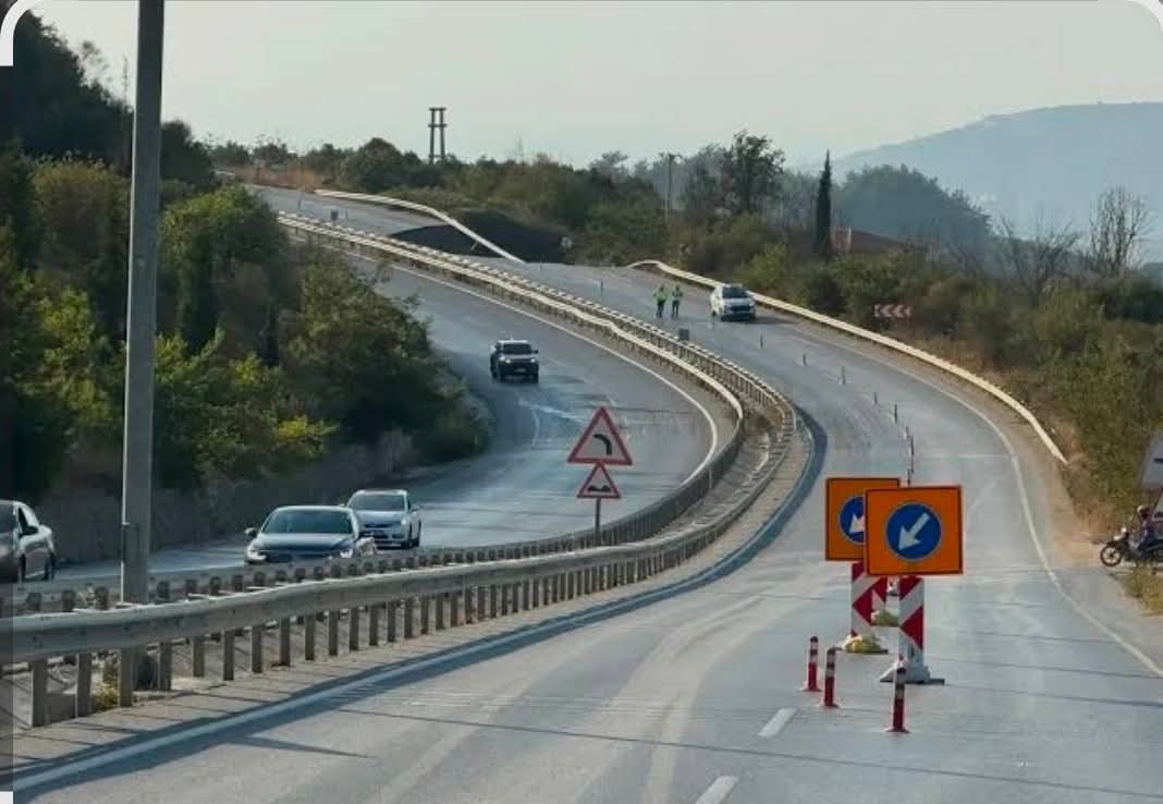 Soke Kusadasi Karayolu Nefes Aldi 611873 1A10A5Ad17Cf335Eceaef86B4C12Ce9E