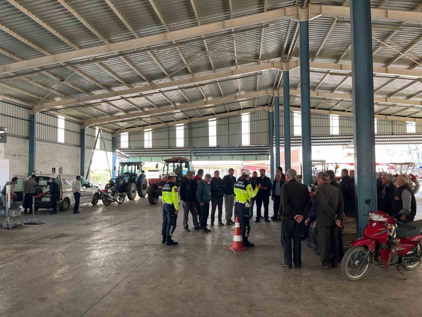 Sokede Traktor Ve Motosiklet Suruculerine Trafik Egitimi Verildi Bc9625E07E8974Bbcba77A36D8284B69