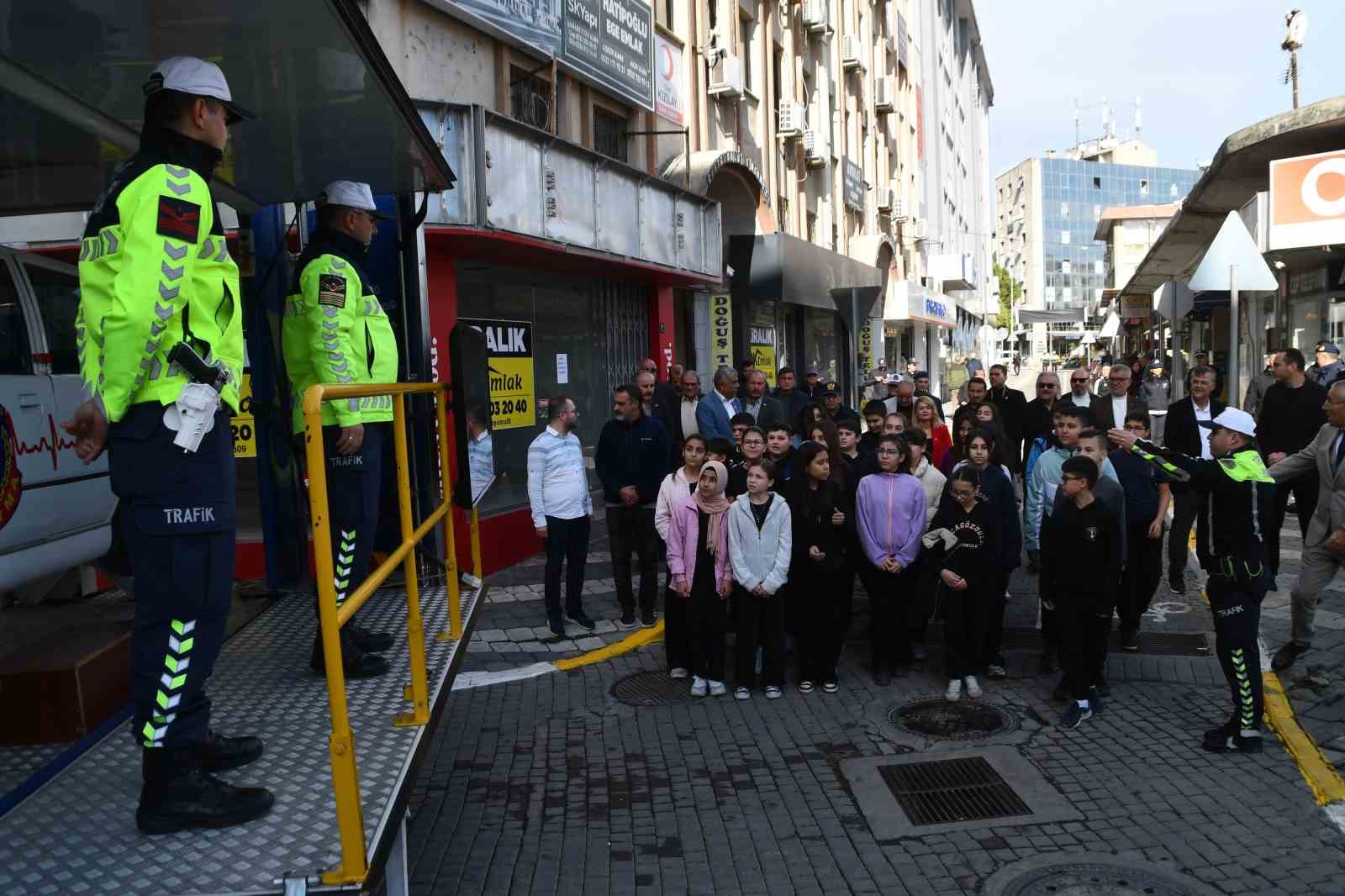 Sokenin Trafik Sokagi Hizmete Acildi D9Bcfb489F28A14877A8852F70903596