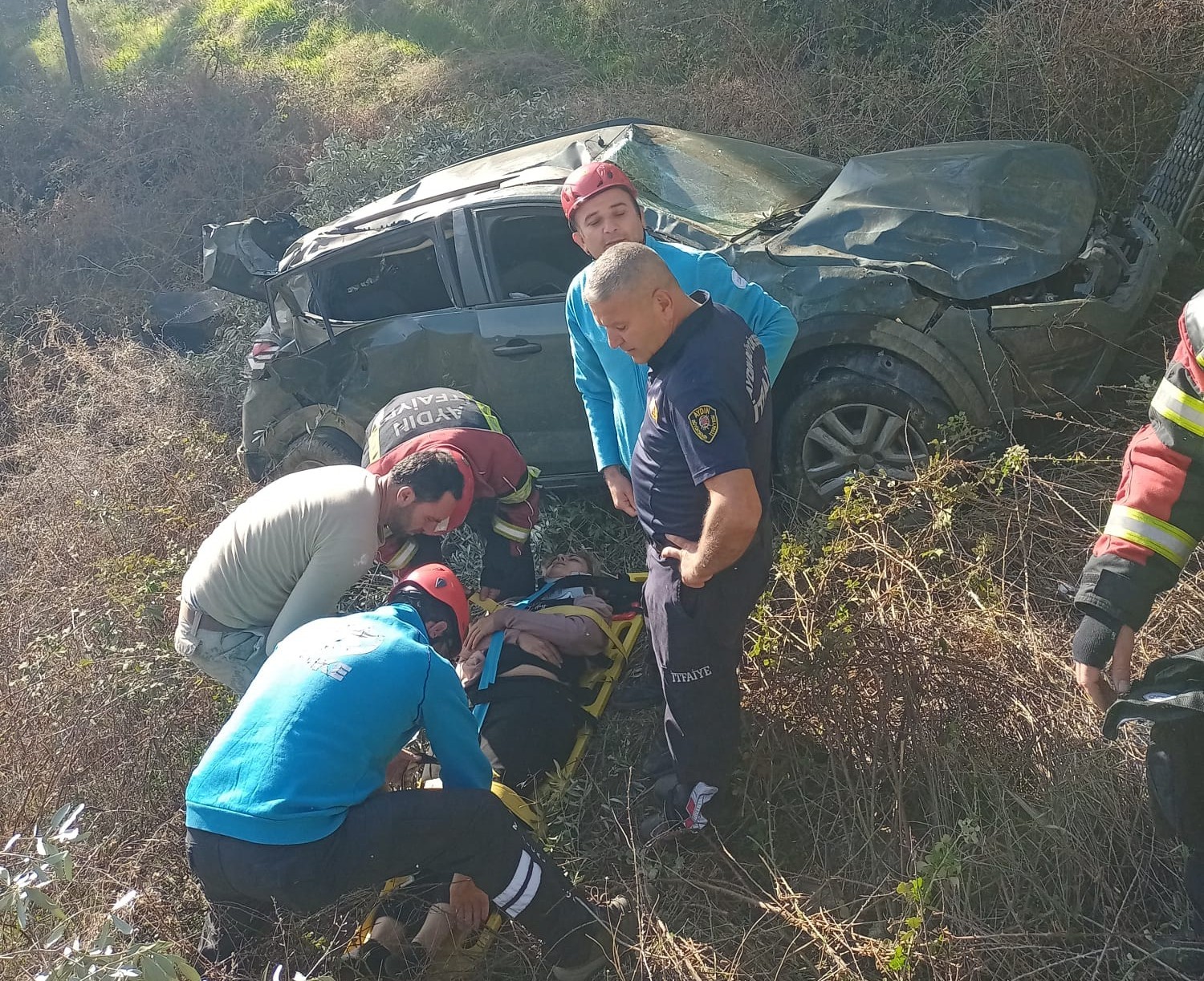 Ucuruma Devrilen Otomobilin Kadin Surucusu Halat Yardimiyla Kurtarildi 6F76Bf838C63E3865A9D307844E6E103