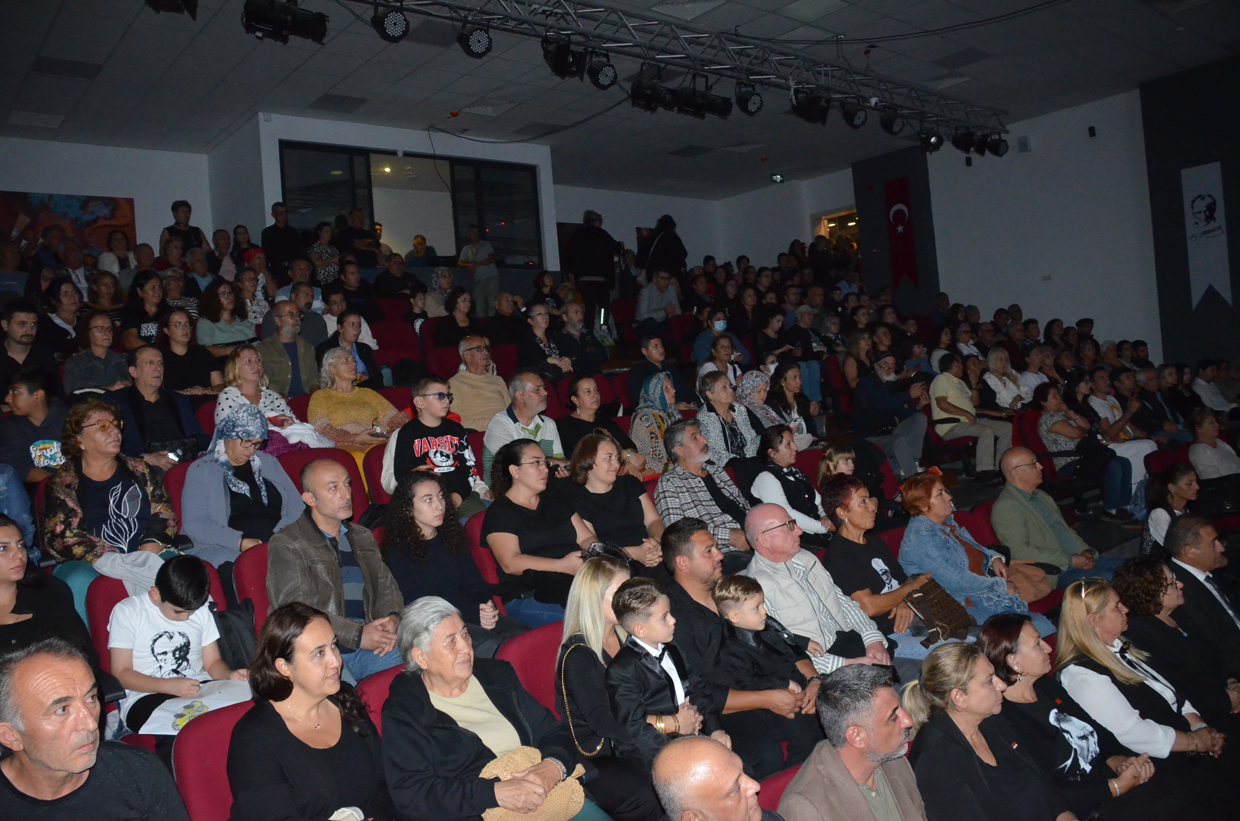 Ulu Onder Ataturk Didimde Sevdigi Sarkilarla Anildi 613104 Cea4Fd0D32428155C8E4Ae535Ade1081