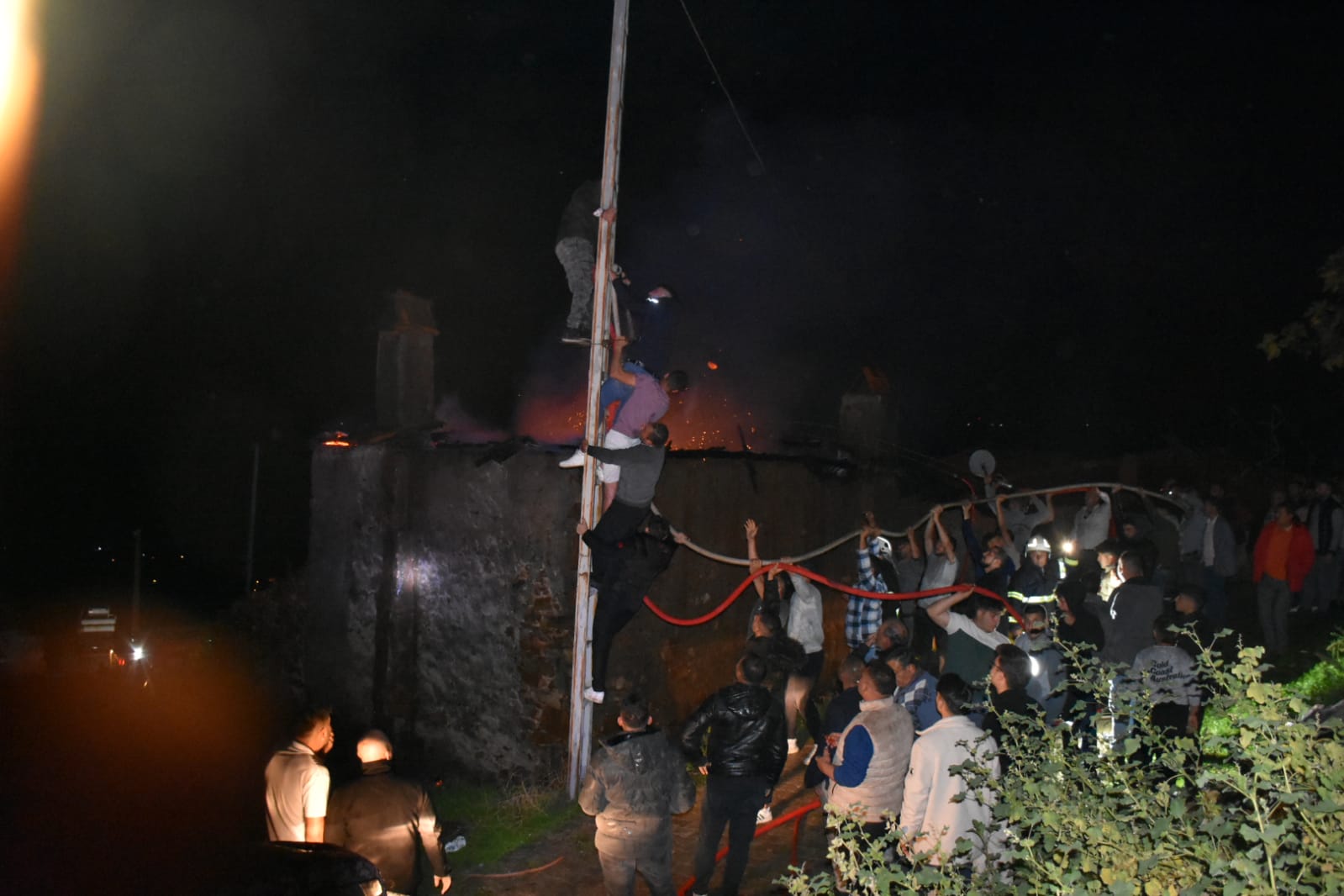 Whatsapp Image 2025 11 10 At 23.49.01 (1)