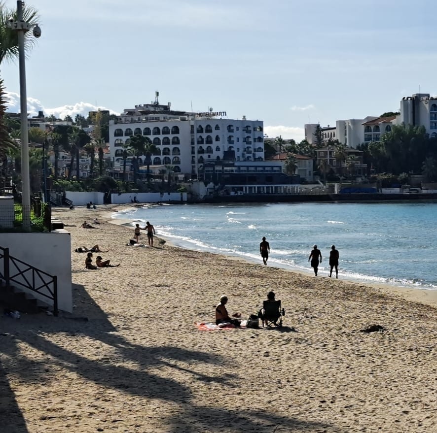 Yaz Bitmeyen Sehirde Deniz Keyfi Suruyor 614902 616Adaceb63122410C8Bca0D278B4E95