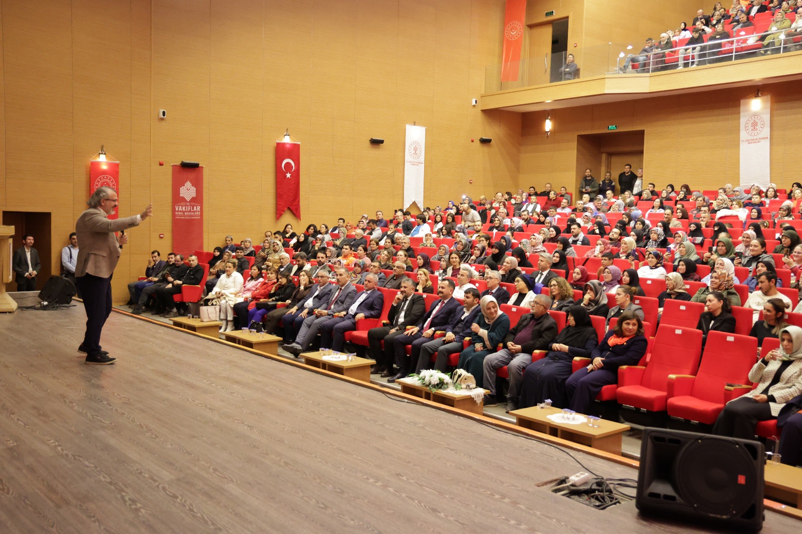 Yazar Aslanhandan Carpici Uyari Evlerin Bereketini Sosyal Medya Ve Bahis Tuketiyor 616797 Cf60557Db06041D699A32363A2E267Ba