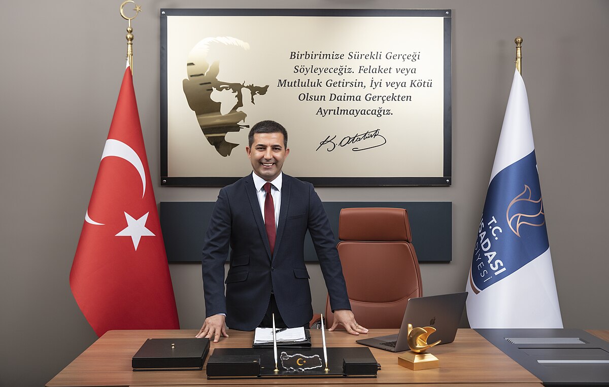 Yenipazar Belediye Baskani Malik Ercandan Omer Gunele Sert Cikis Luks Yasamin Kaynagi Arastirilsin 612349 9A2B2E1Bf098F3B025Fcf551Afe2C58A