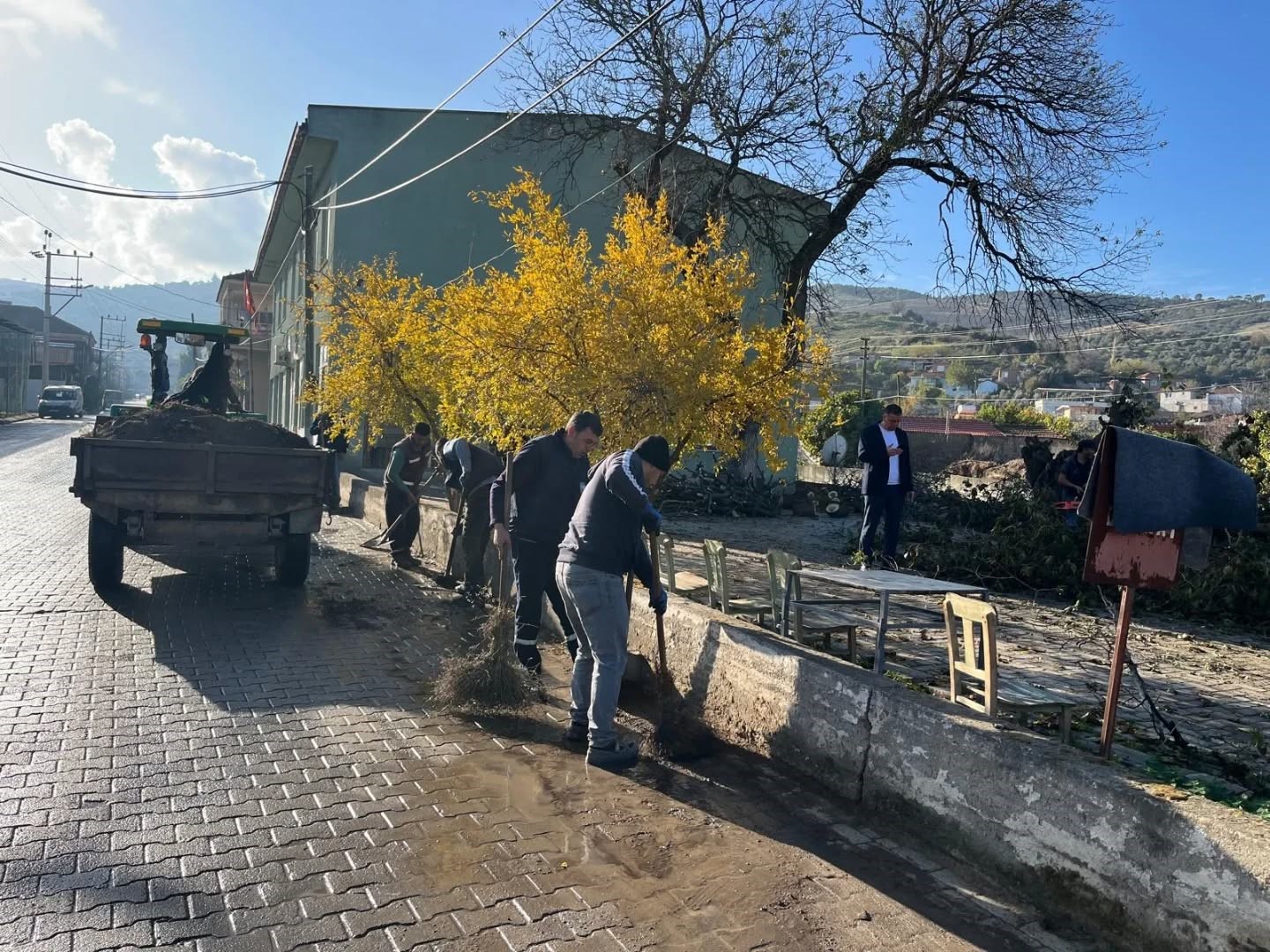 Yenipazarda Yol Ve Kaldirim Calismalari Suruyor Cdbf064E334Cf7Ad9336De228C5405Aa