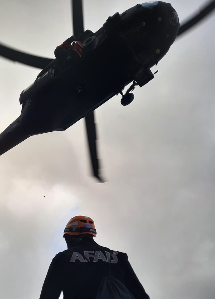 Yuruyus Yaparken Dere Yatagina Dusen Sahis Kurtarildi Acd2Ccfb1B38Cf49851D73359Fc57158