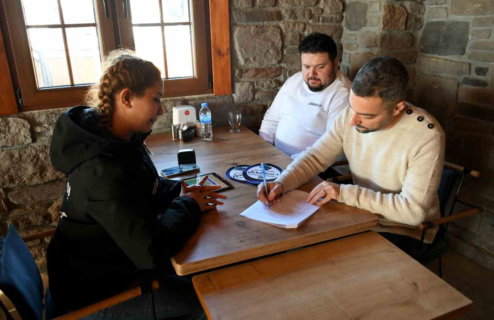 Adali Kartin Indirim Agi Tum Kenti Sariyor 3589318E4E8Decd6C606313Eee1540B7