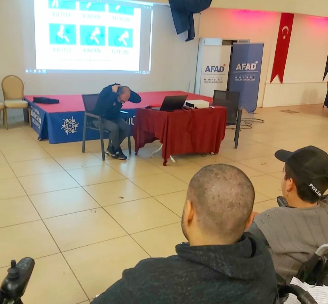 Afad Ve Kizilaydan Engelli Bireylere Hayat Kurtaran Egitim Cd99Ca6E49Ffcae988C100F3E60F4F95