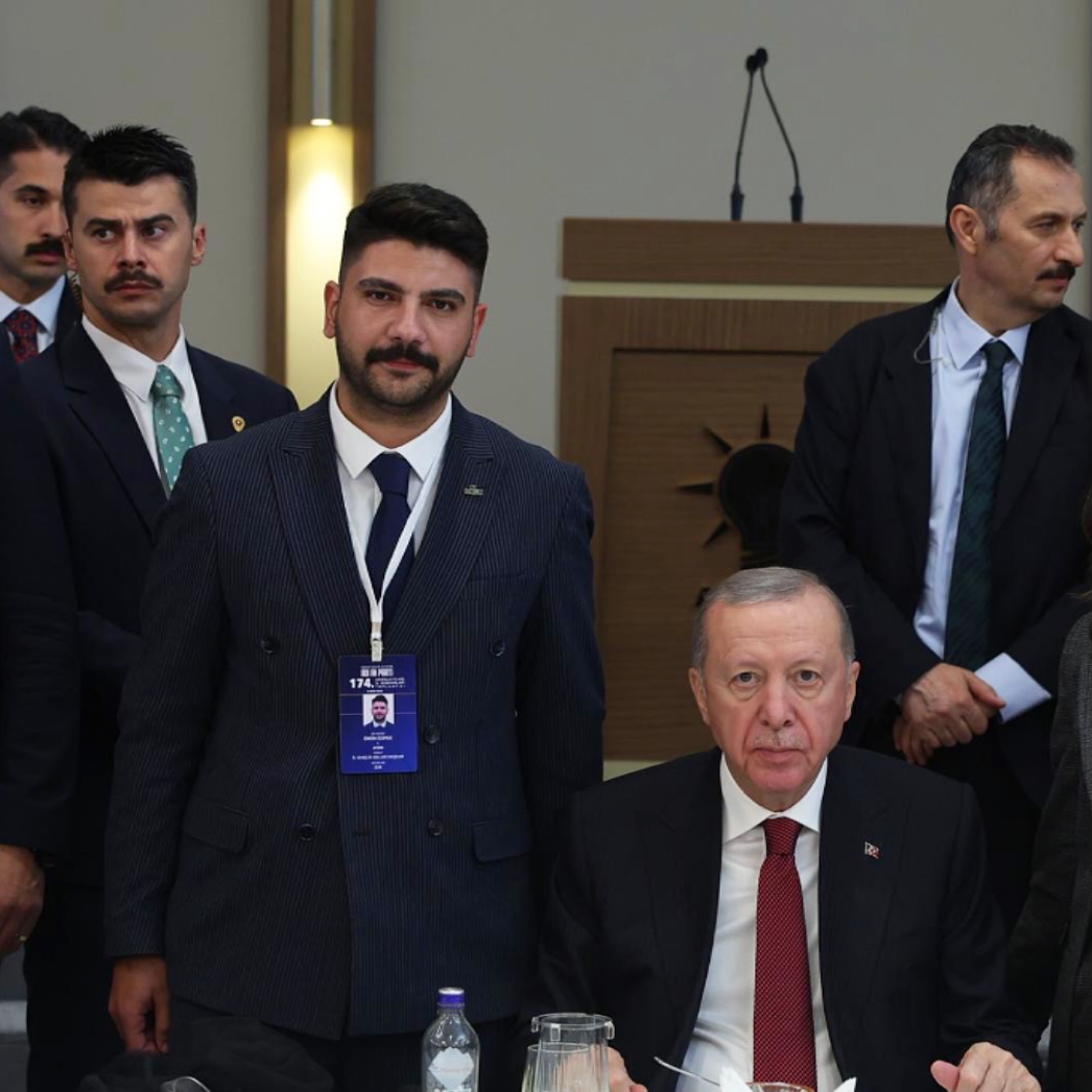 Ak Genclikten Chpli Karakoza Tepki 623927 4D0593Daa1F30D6Ef92E0Fe6Fc9A2E31