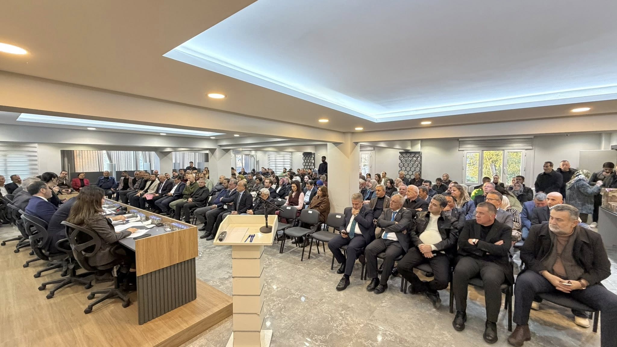 Ak Parti Aydinda Toplandi Cercioglu Vatandaslarimizi Hizmetle Bulusturmaya Devam Edecegiz 625994 1E338410E5D8731C31315D2558F90A9B