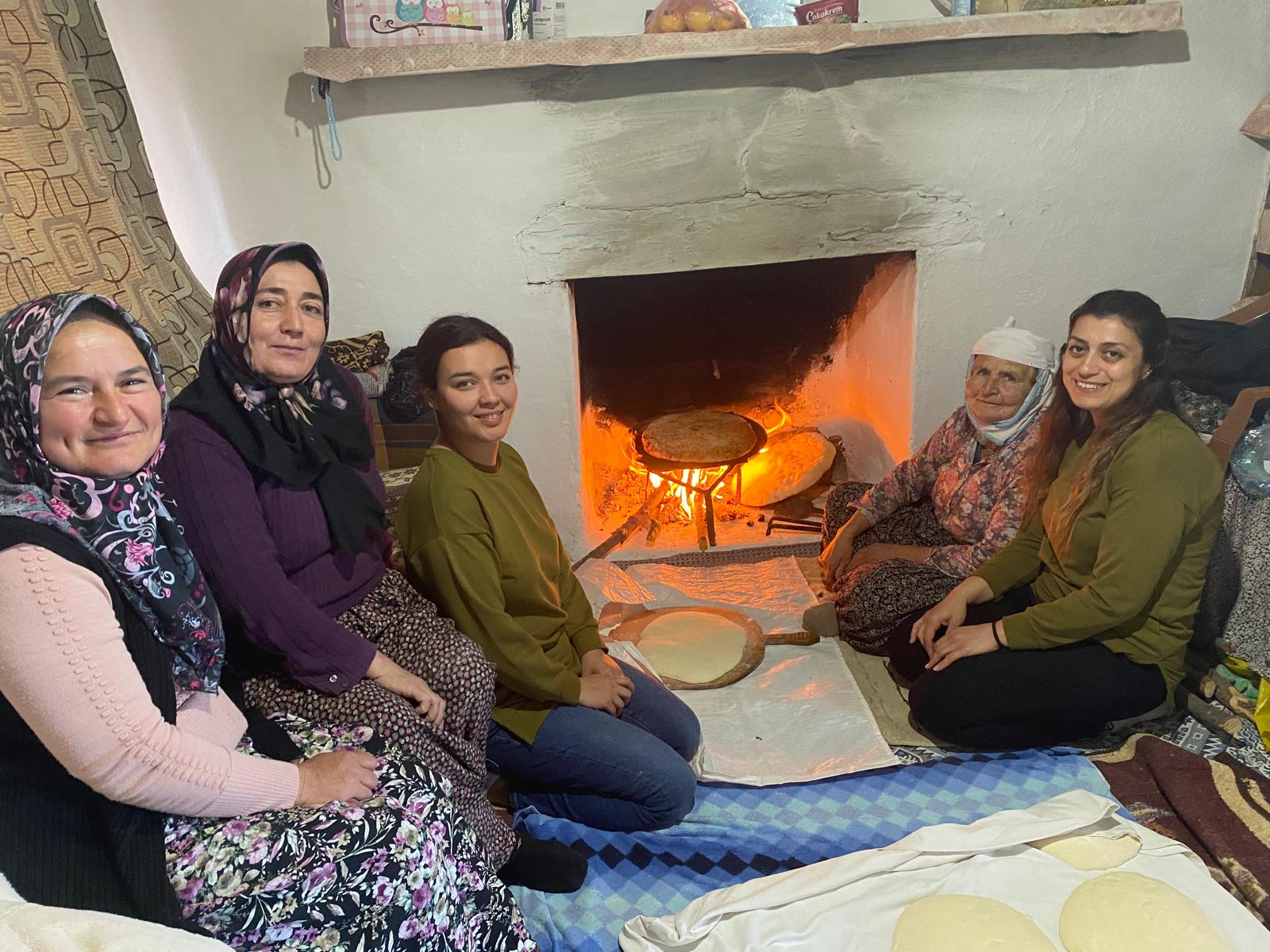 Ak Parti Cine Kadin Kollari Vatandaslari Yalniz Birakmiyor 621994 79B6D50E314994Fe110403F9Dddb1B16