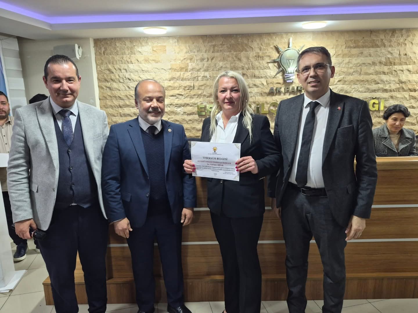 Ak Parti Efelerde Danisma Meclisi Toplandi 624398 7Dcae78A5F13A3Afcf0Cc6F1Bd0Edcf6