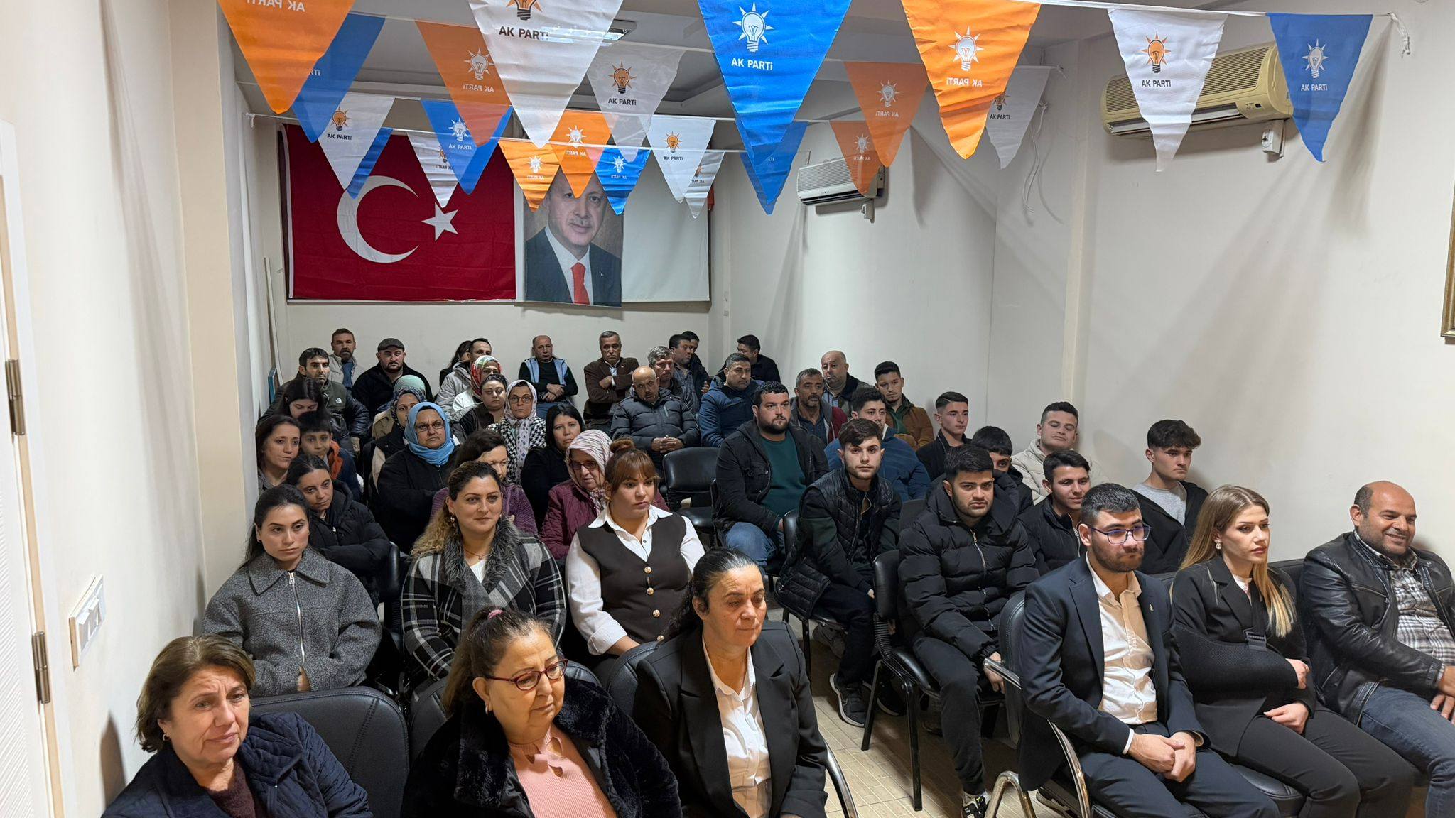 Ak Parti Germencikte Uye Soku 624514 4B37Ee7F20F3A32Dfac2609B4B361Be1