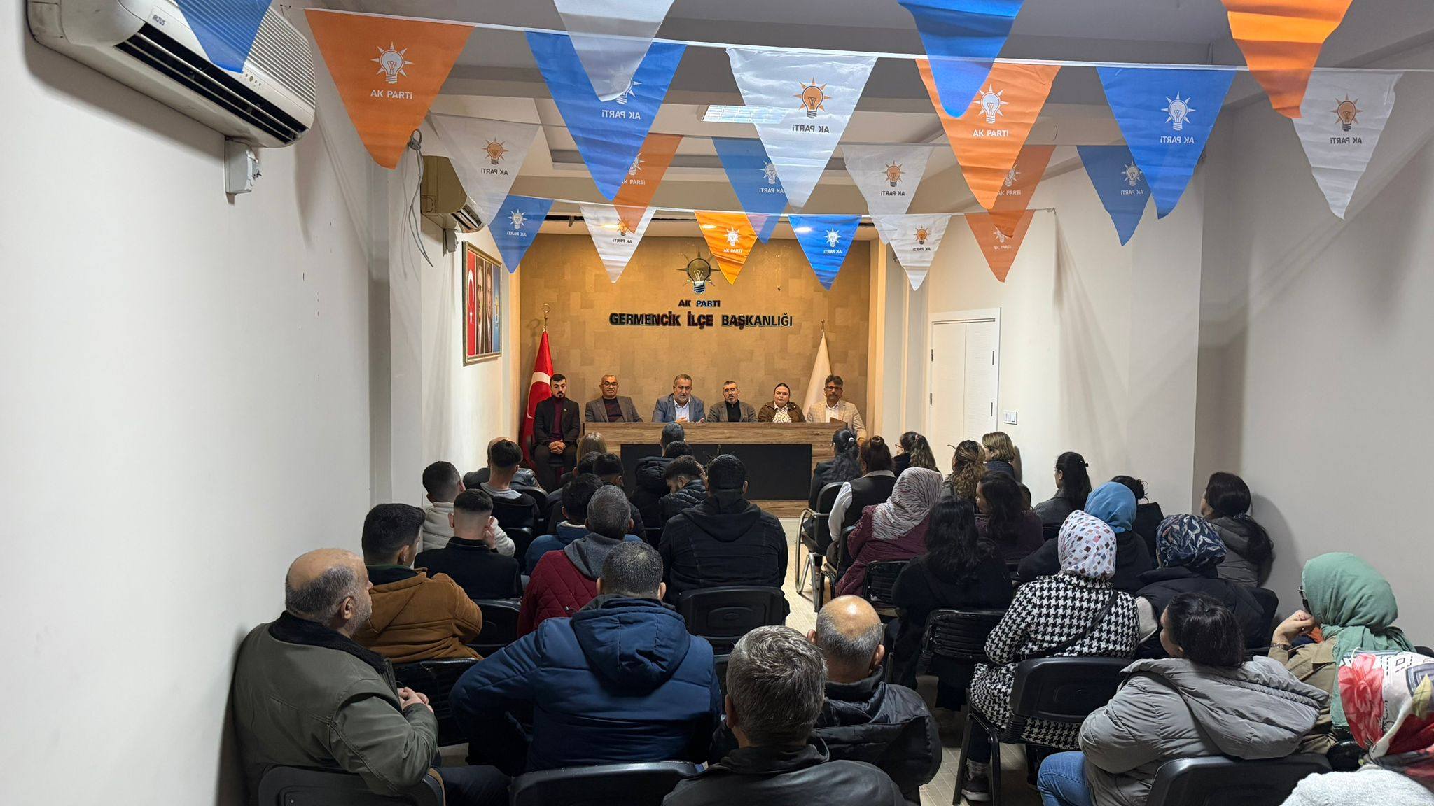 Ak Parti Germencikte Uye Soku 624514 Ecbfa6Dc63C26A9Ea1830104A013Ce7A