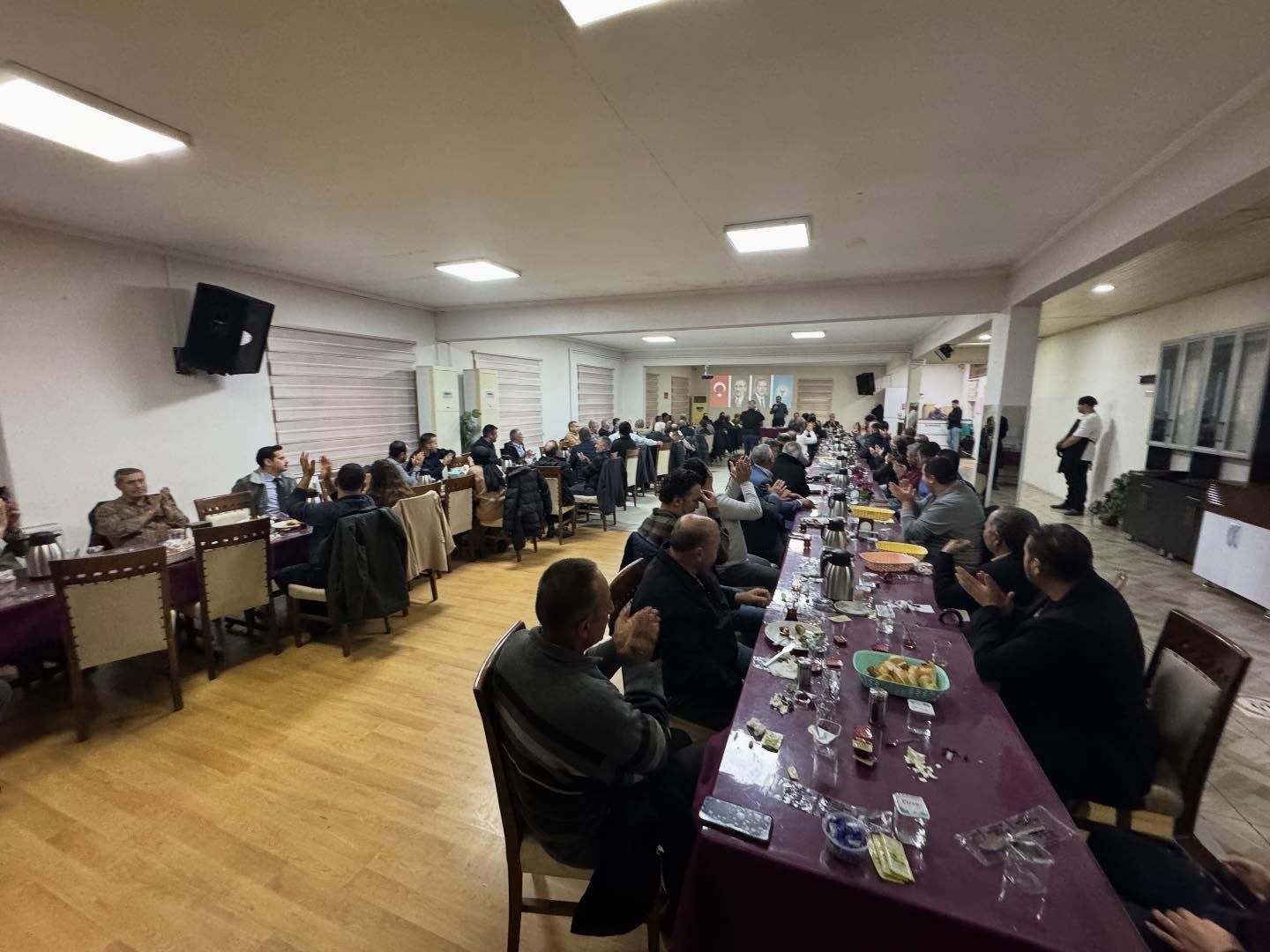 Ak Parti Nazillide Danisma Meclisi Toplantisi Yapildi 619980 51D2C3F5Cfc26Efcbfae8E80E2679817