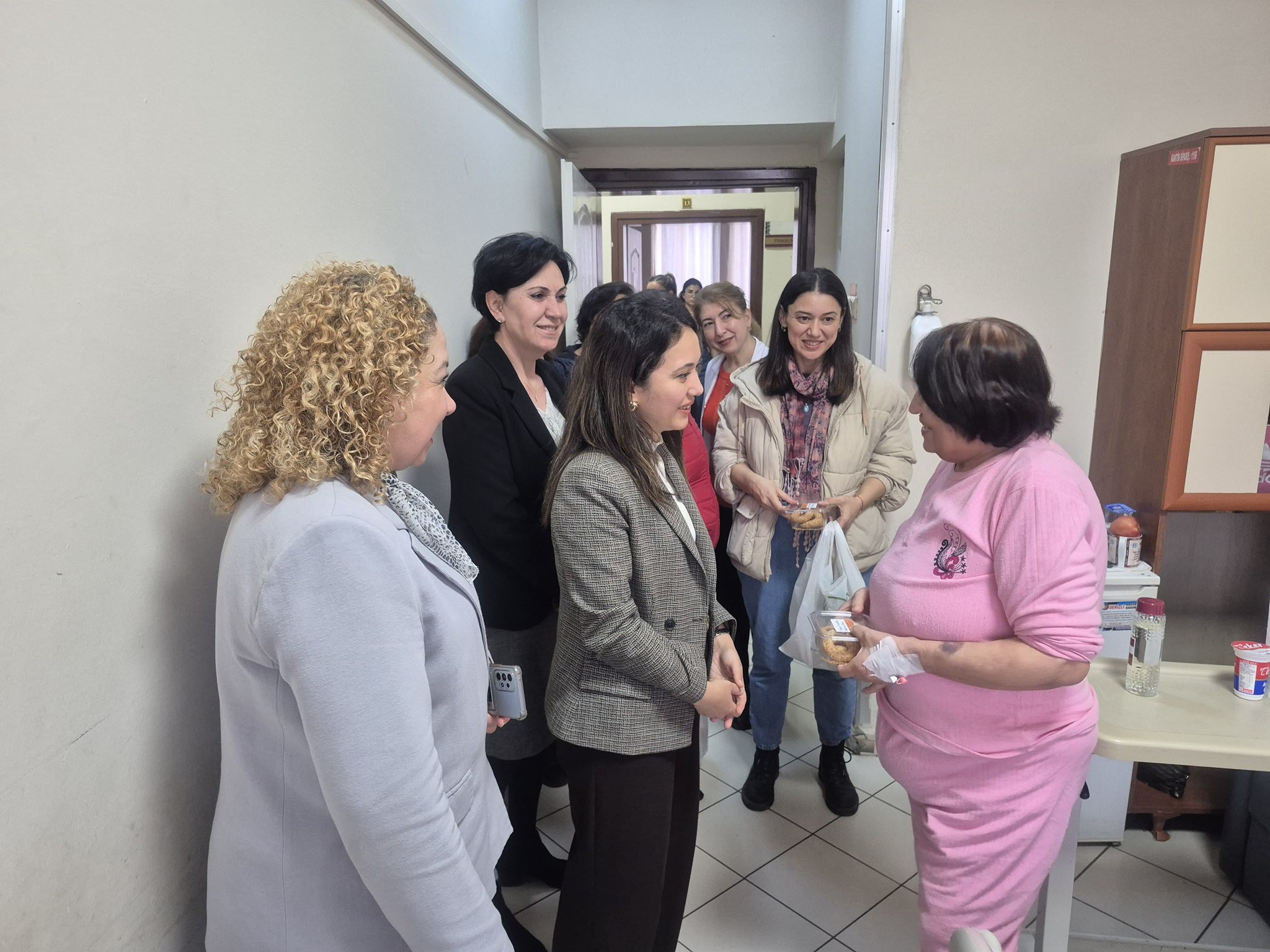 Ak Parti Teskilati Vatandasla Kucaklasti 625105 B004C4E1E57Ab27F57Dc15F449C649A9