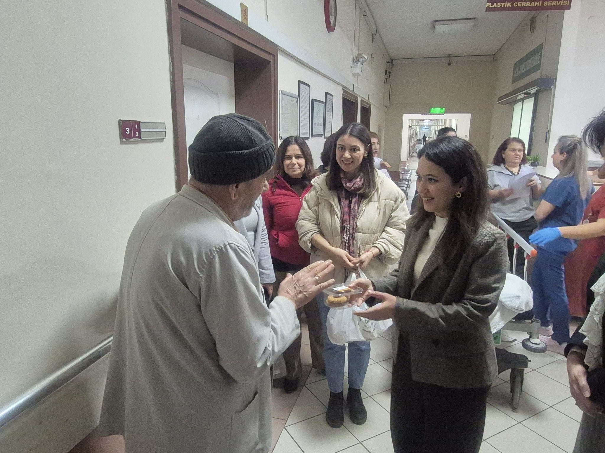 Ak Parti Teskilati Vatandasla Kucaklasti 625105 D216Dc31B2Dc46076B5562D54040E686