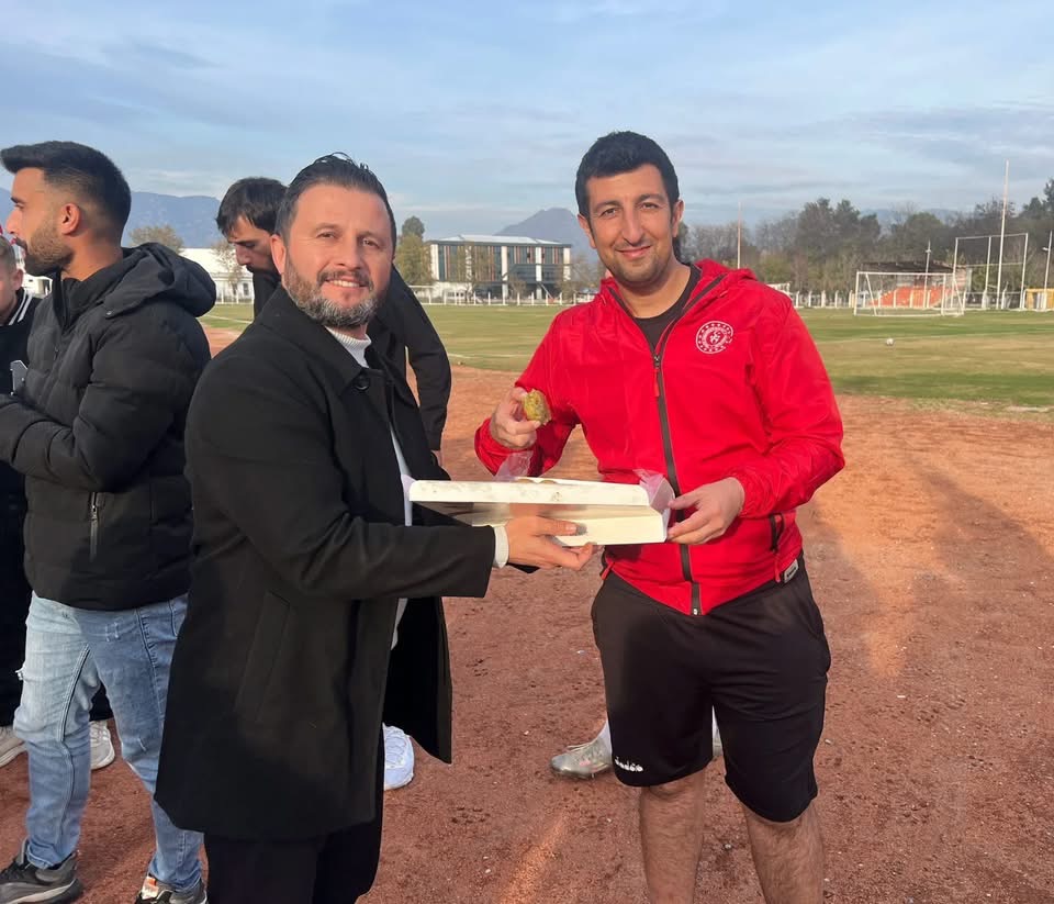 Ak Partiden Incirliova Belediyespora Baklava Dopingi 618980 76C24Df8A926A66826F51Ebed45A8E5C