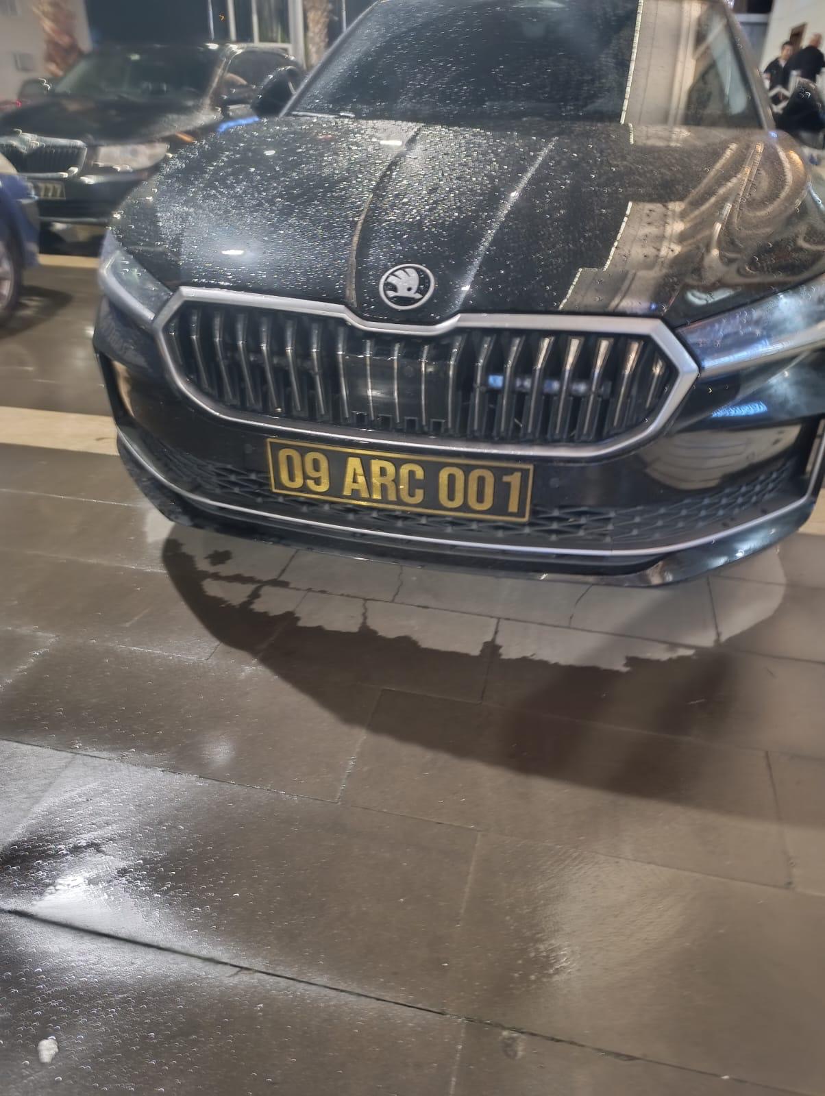 Ak Partili Demirden Baskan Ariciya Makam Araci Tepkisi 622072 C17E4F997E8414D5Fe934Dc2A32Ab481