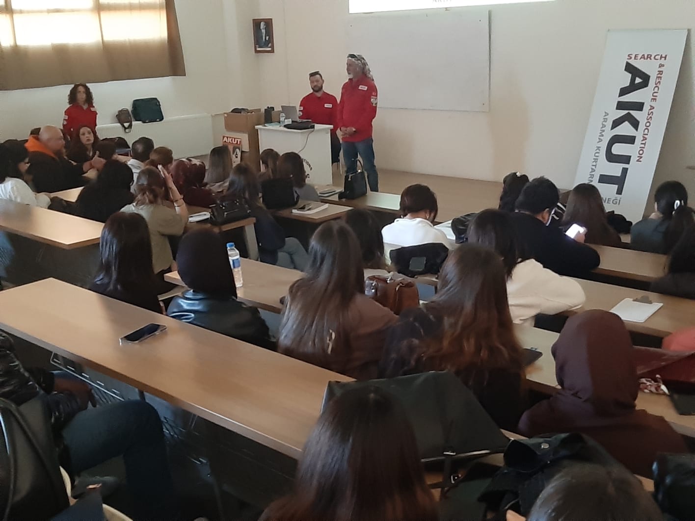 Akut Gonulluleri Adulu Ogrencilerle Bulustu 623226 6F05Dceb70Ce1840C222C1E181D7D622