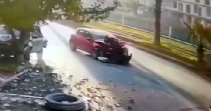 Aracla Carparak Yaraladigi Polis Memurunun Fotografini Cekip Kayiplara Karisti B2Fac1E2803Ba98A22Ba0E6Fe1E42930