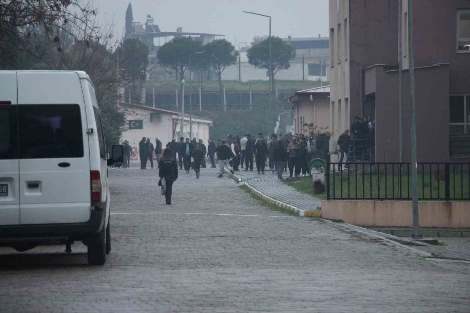 Aydin Acik Cezaevinde Tahliye Heyecani Yaklasik 300 Hukumlu Serbest Kaliyor E63Fbd9A42Dbe866Bd28396Beab2F8F7