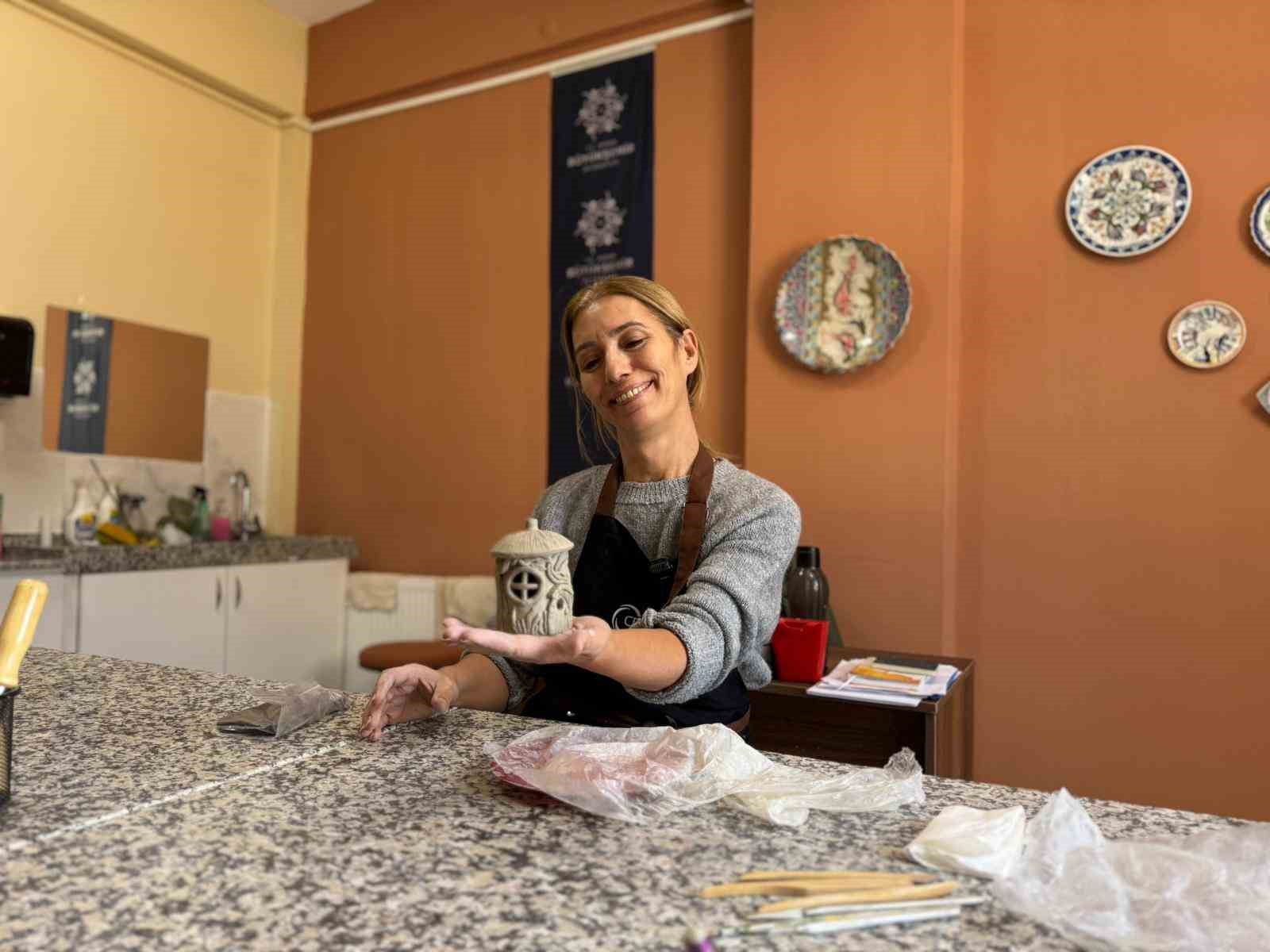 Aydin Buyuksehir Belediyesi Kadin Yasam Atolyesi Hizmete Acildi A31Ddbe5044Cc1C7F30A3Cdb778B7Dc7