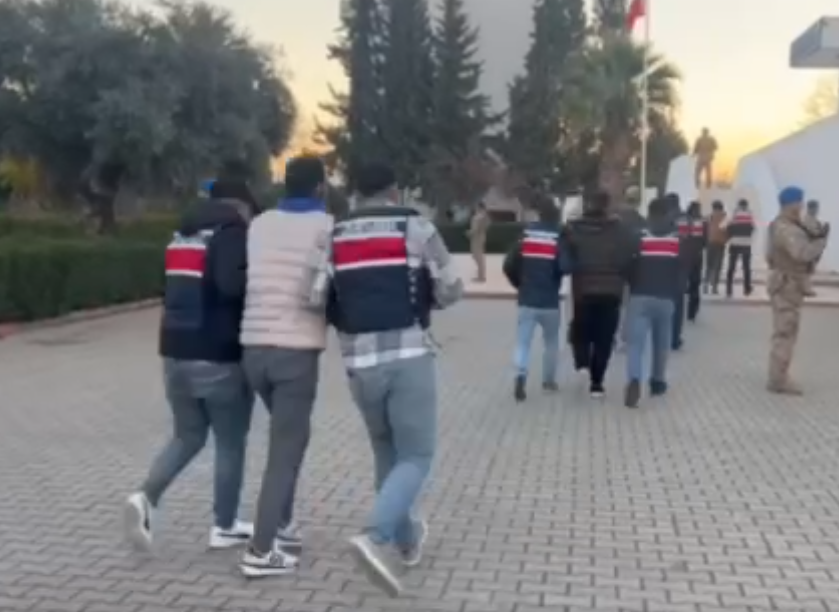 Aydinda 7 Deasli Supheliye Adli Kontrol 626469 027Cf550B04C72Dc5C70A709F382C28E