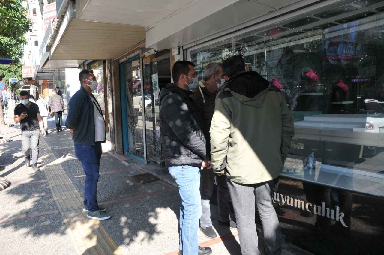 Aydinda Musterilerini Dolandiran Kuyumcuya 42 Yil Hapis Cezasi 621018 F197D974A36Bbee7B5F7993098E81E87-1