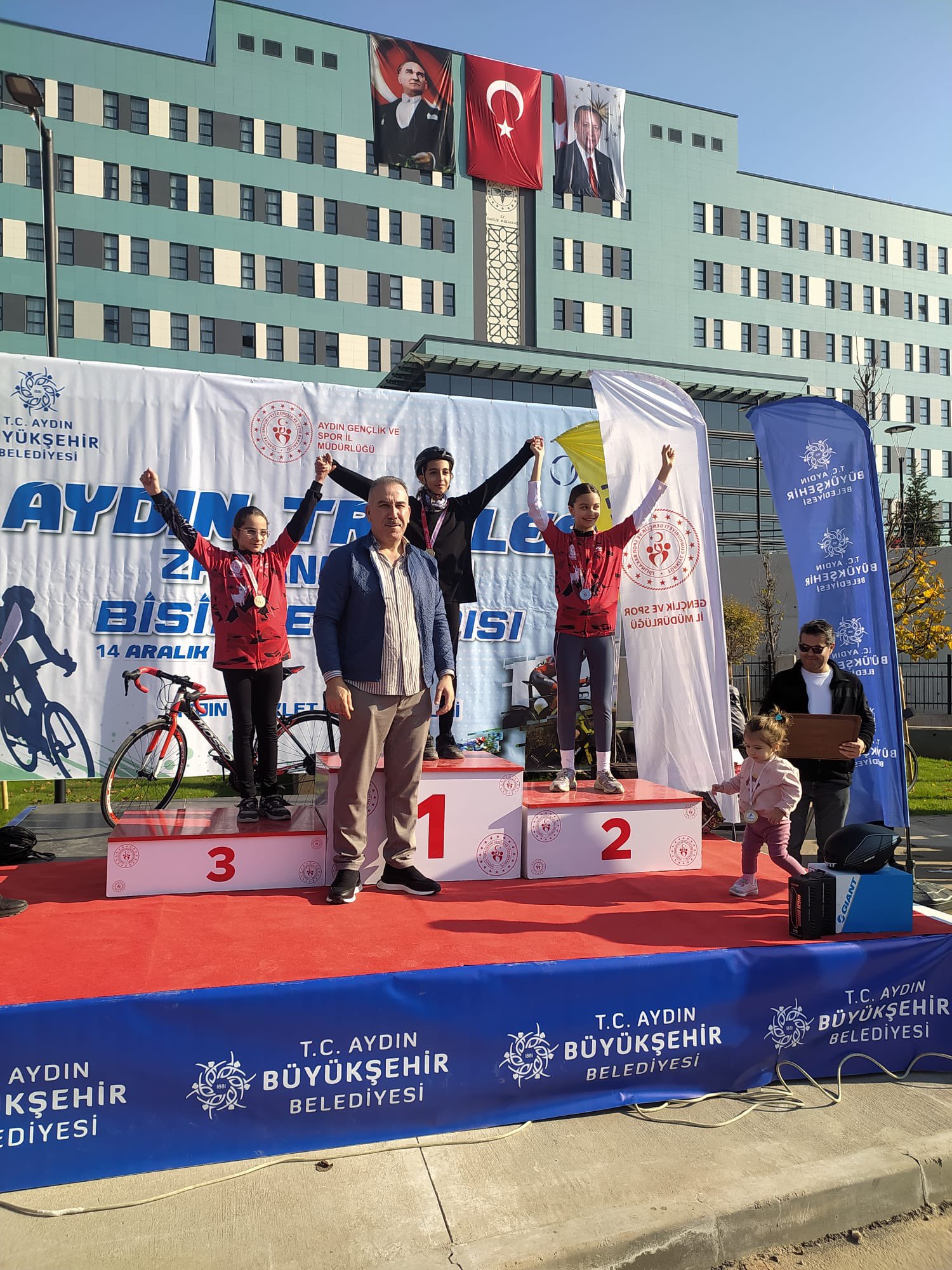 Aydinda Pedallar Zamana Karsi Dondu 621921 E8D0De34F20Bb69D678485A281611Bbb