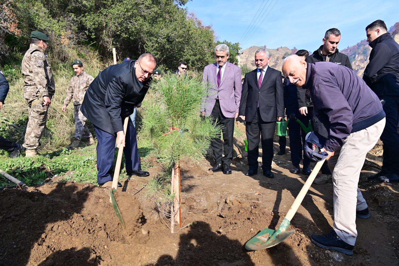 Aydinda Sehitler Anisina 333 Fidan Dikildi 618570 B706D01Fc916B24E72C2Dceb978F9B78