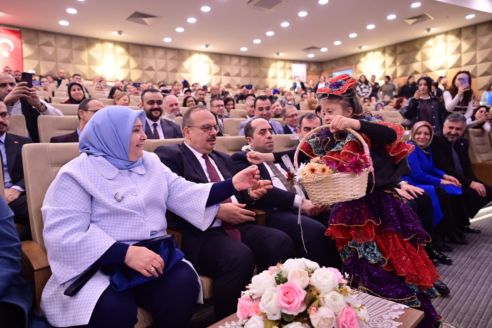 Aydinda Sevgi Tum Engelleri Asar Bulusmasi 618965 69C46C384C82549Babaf8Acba939842D