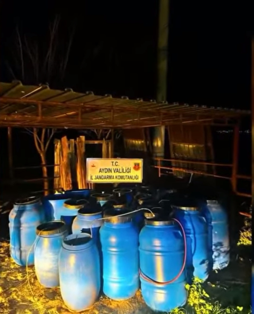 Aydinda Tonlarca Sahte Alkol Ele Gecirildi 622777 E88Cfd97644726Ecc542E9B0Bdb4540F