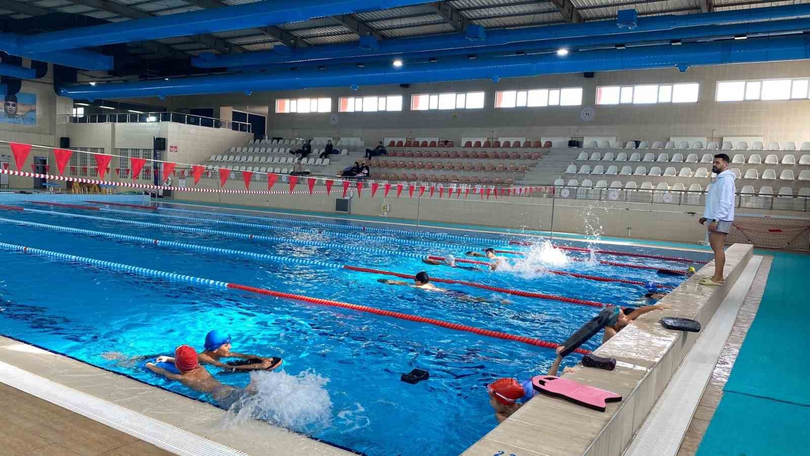 Aydinda Yuzme Bilmeyen Kalmiyor 146588493190D4B491B3C836Aad5A97C